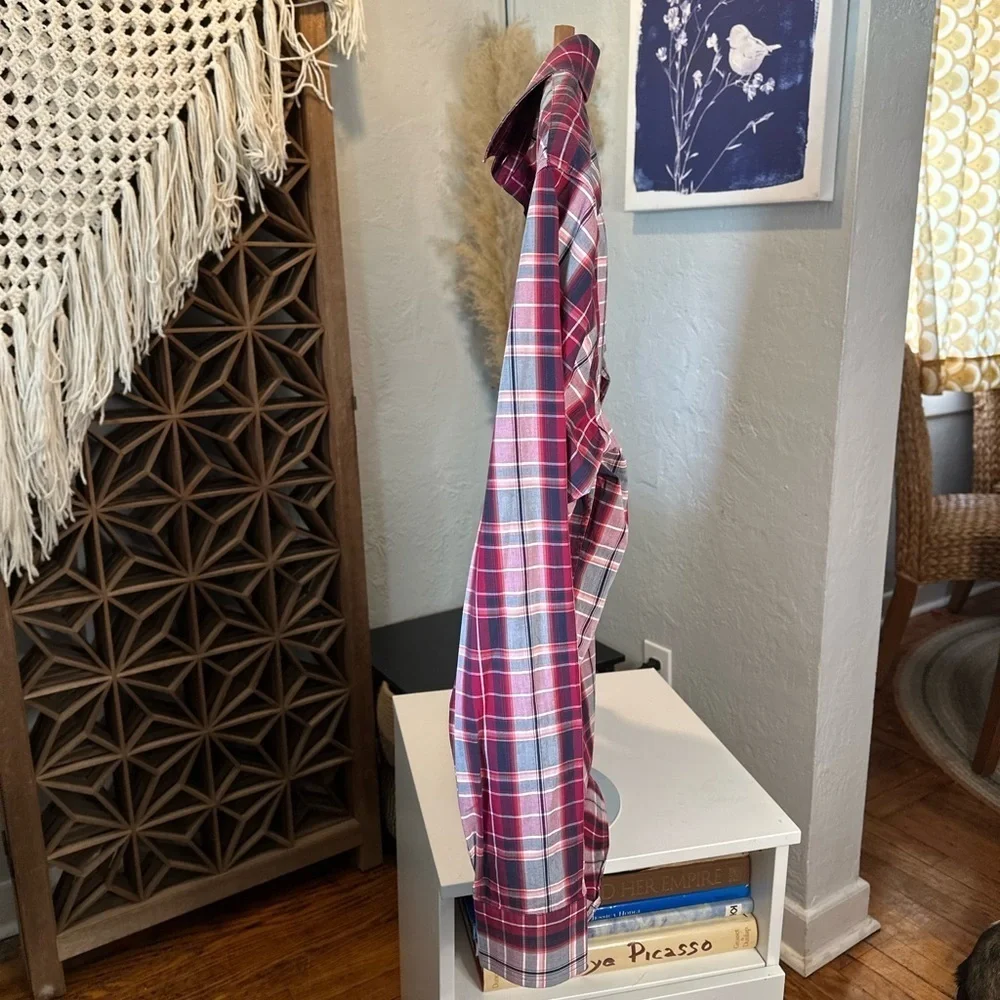Banana Republic Red Plaid Button Up Long Sleeve Shirt